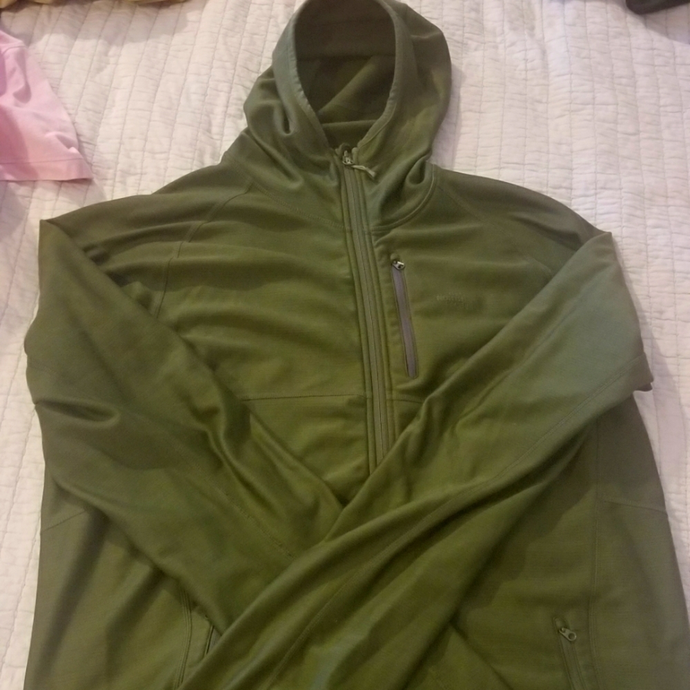 North face hoodie, used good condition. Please note this is a large long.